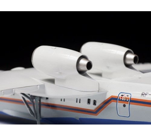 Сборная модель ZVEZDA Российский самолет-амфибия Бе-200ЧС, 1/144