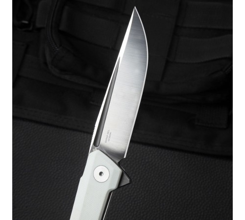 Нож Bestechman Dundee сталь D2, рукоять G10 белая