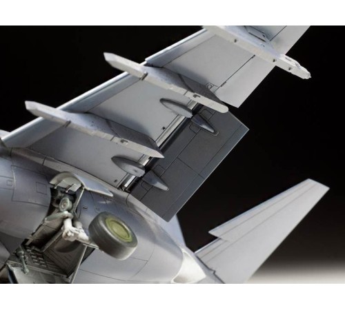 Сборная модель ZVEZDA Российский легкий штурмовик Як-130, 1/48