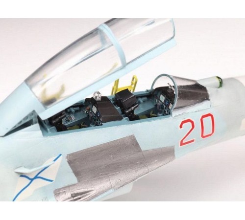 Сборная модель ZVEZDA Российский учебно-боевой самолёт Су-27УБ, 1/72