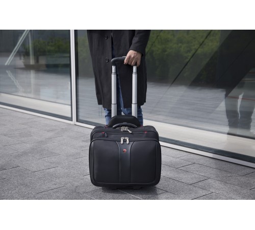 Мобильный офис WENGER Patriot с чехлом для ноутбука 15,6'', черный, 100% полиэстер 43х41х31 см, 25 л