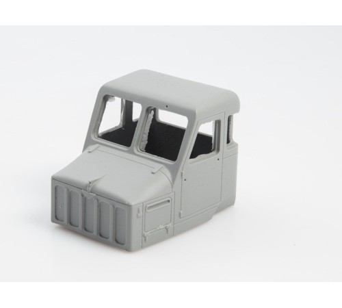 Сборная модель AVD Одноосный тягач МАЗ-529, 1/43