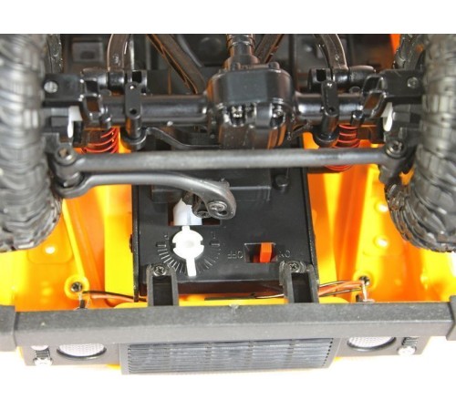 Радиоуправляемая машина MN MODEL английский пикап Defender (песочный) 4WD 2.4G 1/12 RTR