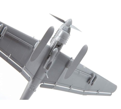 Сборная модель ZVEZDA Нем.бомбардировщик Юнкерс Ju-87B2-U4 