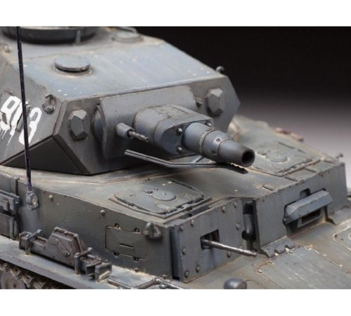Сборная модель ZVEZDA Немецкий средний танк Т-IV E, 1/35