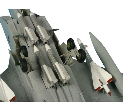 Сборная модель ZVEZDA Советский истребитель-перехватчик МиГ-31, 1/72