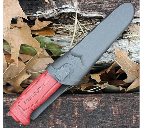 Нож Morakniv Basic углеродистая сталь, пласт. ручка (красный), 12147