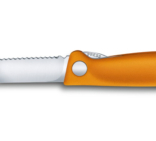 Нож для овощей VICTORINOX SwissClassic, складной, лезвие 11 см с волнистой кромкой, оранжевый