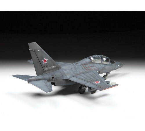 Сборная модель ZVEZDA Российский лёгкий бомбардировщик Як-130, 1/48