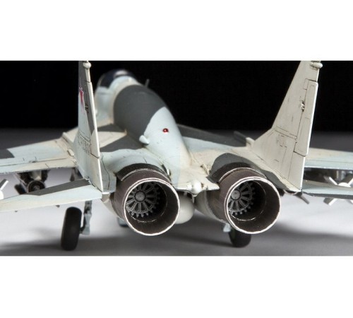 Сборная модель ZVEZDA Многоцелевой фронтовой истребитель МиГ-29 СМТ, 1/72