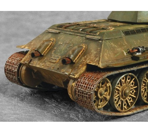 Сборная модель ZVEZDA Советский средний танк Т-34/76 (обр. 1942 г.), подарочный набор, 1/35