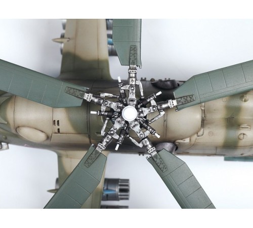 Сборная модель ZVEZDA Советский ударный вертолёт Ми-24П, 1/48