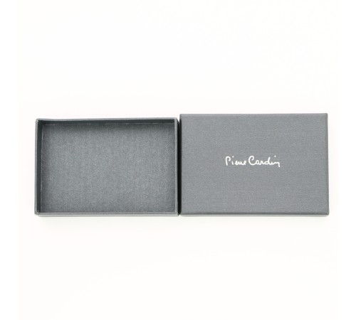 Визитница Pierre Cardin. Корпус- металл, иск.кожа. Размер 9,3 х 6,0 х 0,8 см. Цвет - синий.