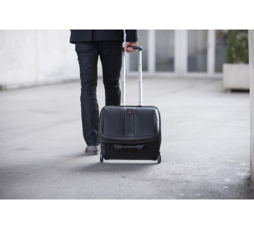 Мобильный офис WENGER Patriot с чехлом для ноутбука 15,6'', черный, 100% полиэстер 43х41х31 см, 25 л