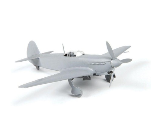 Сборная модель ZVEZDA Советский истребитель Як-9Д, 1/72
