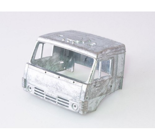 Сборная модель AVD КАМАЗ-65225 с полуприцепом ЧМЗАП-5247Г, 1/43