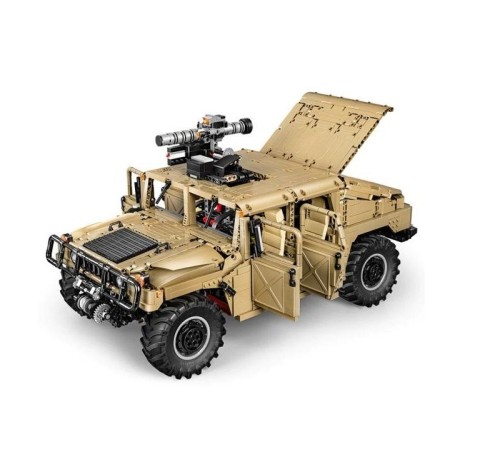 Конструктор CADA военный бронированный автомобиль HumVee 1/8 (3935 деталей)