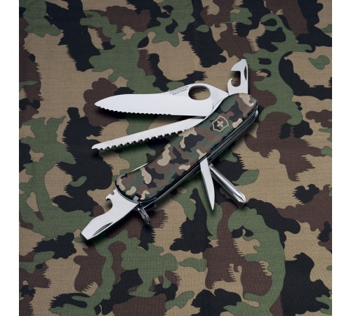 Нож перочинный VICTORINOX Trailmaster One Hand, 111 мм, 12 функций, с фиксатором лезвия, камуфляж
