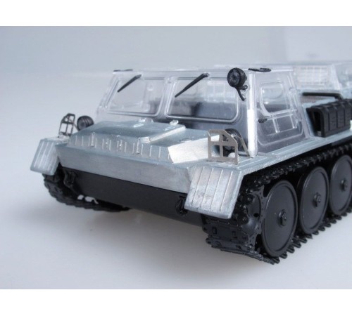 Сборная модель AVD ГТ-СМ гусеничный транспортёр (KIT), 1/43
