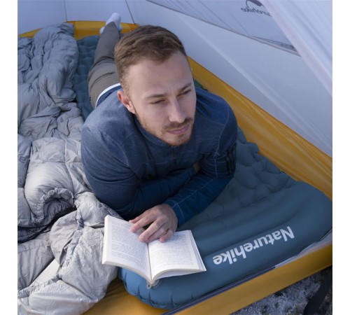 Туристический надувной матрас с насосом Naturehike CNK2300DZ0001 FC-12 синий