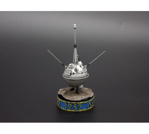 Сборная модель Red Iron Models Советская АМС Луна-2, 1/35