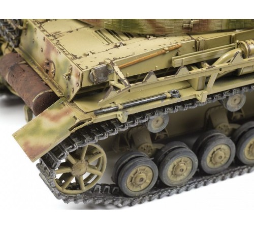 Сборная модель ZVEZDA Немецкий средний танк T-IV (H), 1/35