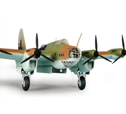 Сборная модель ZVEZDA Советский дальний бомбардировщик ПЕ-8, 1/72