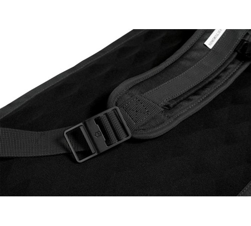Рюкзак VICTORINOX Altmont Compact Laptop Backpack 15'', чёрный, полиэфирная ткань, 28x15x46 см, 14 л