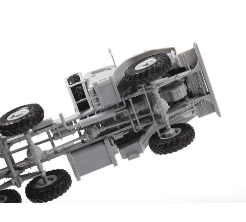 Сборная модель ZVEZDA Российский армейский грузовик 