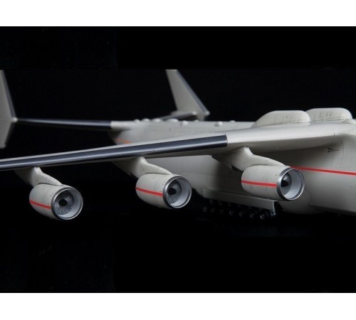 Сборная модель ZVEZDA Советский транспортный самолёт АН-225 «МРИЯ», 1/144