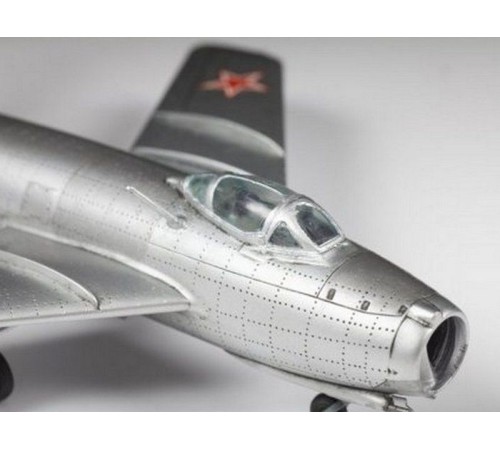 Сборная модель ZVEZDA Советский истребитель МиГ-15, 1/72