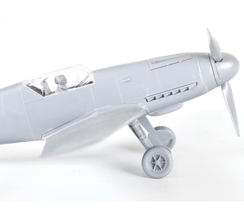 Сборная модель ZVEZDA Немецкий истребитель Мессершмитт Bf-109F2 (сборка без клея), 1/72