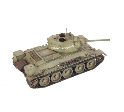 Сборная модель ZVEZDA Советский средний танк Т-34/76 1943 УЗТМ, 1/35