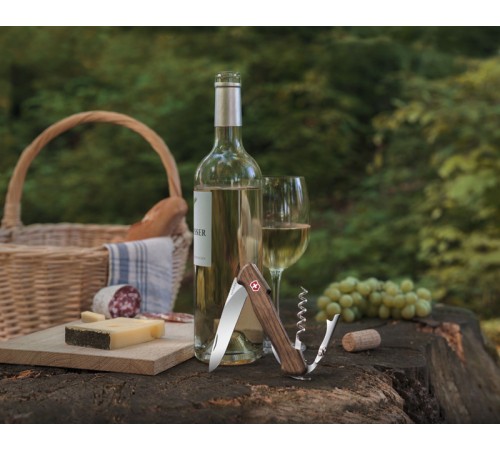 Нож перочинный VICTORINOX Wine Master, 130 мм, 6 функций, с фиксатором, рукоять из орехового дерева