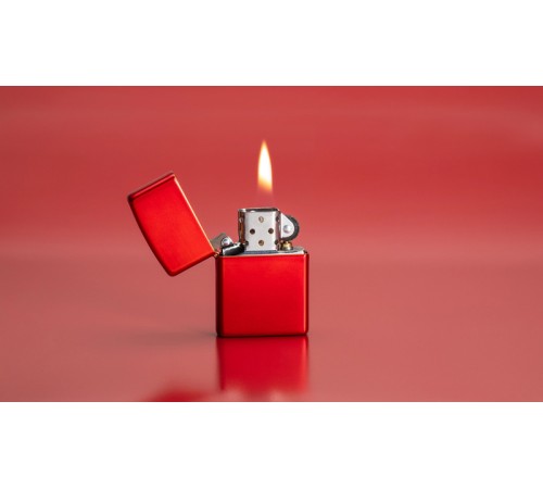 Зажигалка ZIPPO Classic с покрытием Metallic Red, латунь/сталь, красная, матовая, 38x13x57 мм