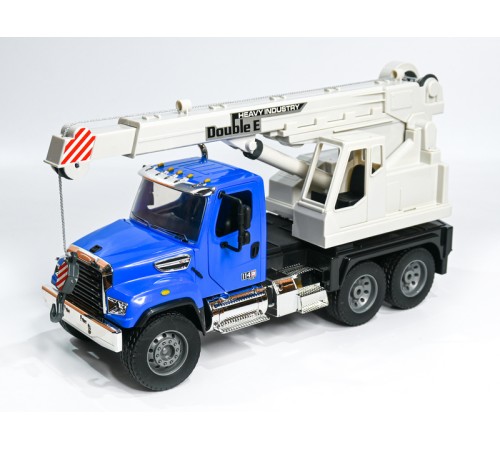 Радиоуправляемый автокран Double Eagle Freightliner 114SD 1/20 2.4G RTR