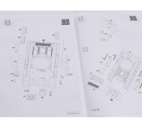Сборная модель AVD Средний танк T-34-85, 1/43