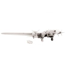 Сборная модель ZVEZDA Советский тяжелый бомбардировщик ТБ-7, 1/72