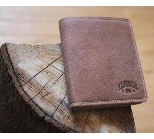 Бумажник KLONDIKE «Finn», натуральная кожа в коричневом цвете, 10 х 11,5 см
