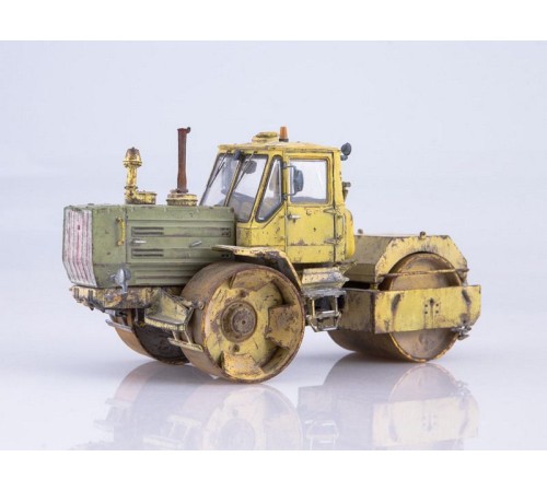 Сборная модель AVD Виброкаток СД-802, 1/43
